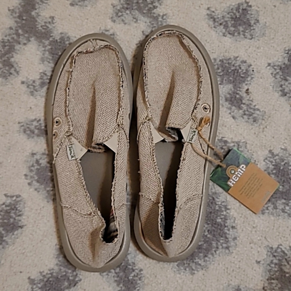 Womens Sanuk sz 8